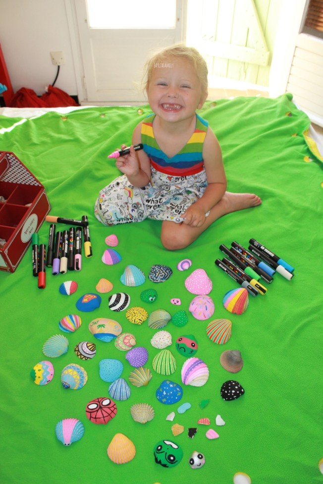 Coloriage coquillages Posca