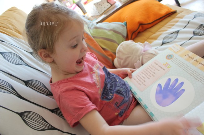 "Comment faire dodo quand on n'a pas envie de faire dodo mais qu'on doit faire dodo quand même alors qu'on n'a pas très très envie de faire dodo...", de Yves Hirschfeld et Delphine Garcia, aux Editions Thomas Jeunesse