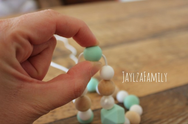 Collier de portage et d'allaitement Le monde d'Anna et Mattéo