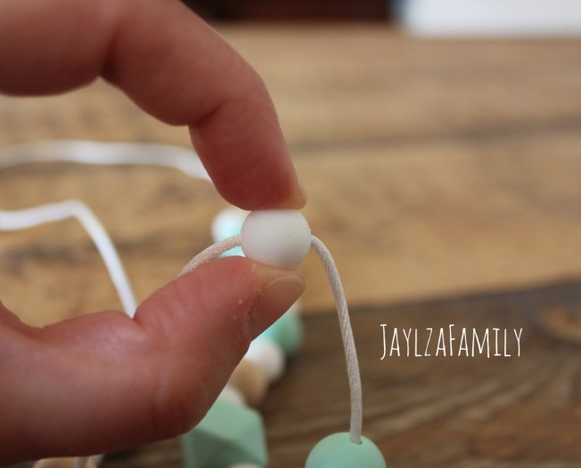 Collier de portage et d'allaitement Le monde d'Anna et Mattéo