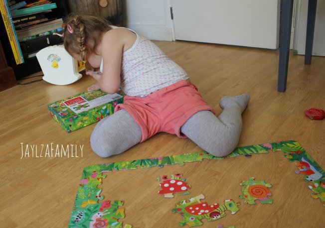 Les Petites Bêtes Livre et Puzzle Editions Usborne