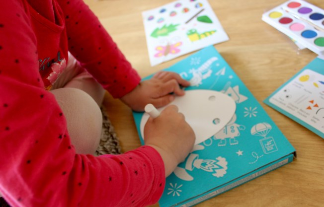 Toucan Box Avril Serre-tête lapin Guirlande Oeufs de Pâques